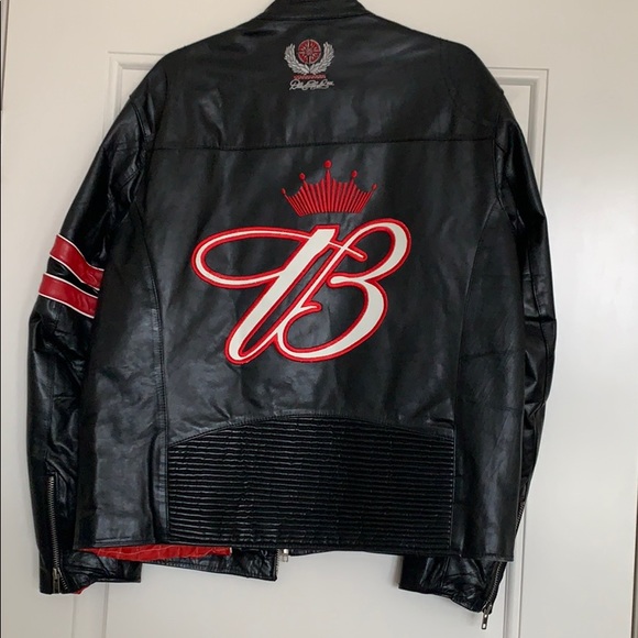 Wilson’s Leather - Picture 7 of 9